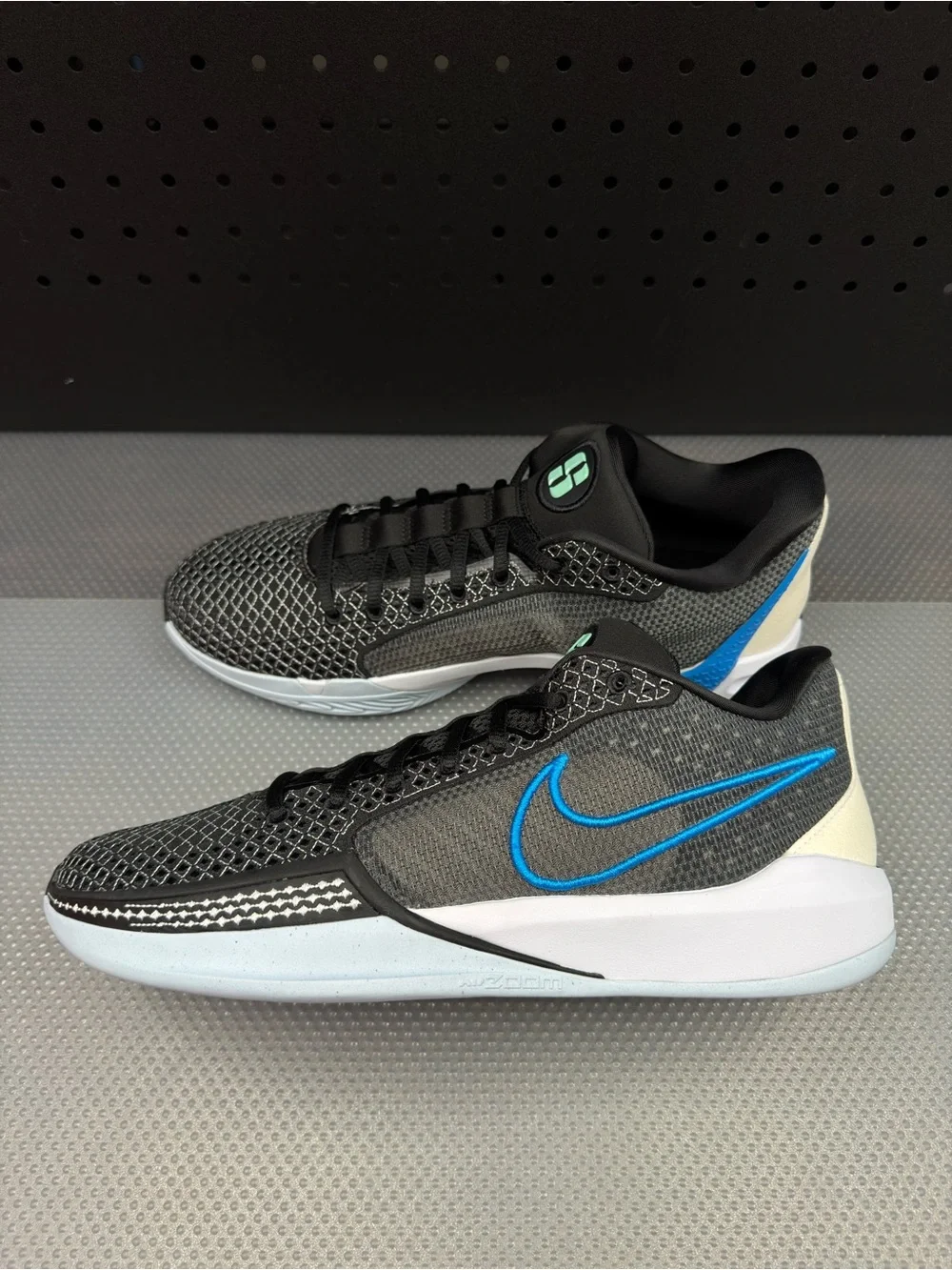 Nike Sabrina 1